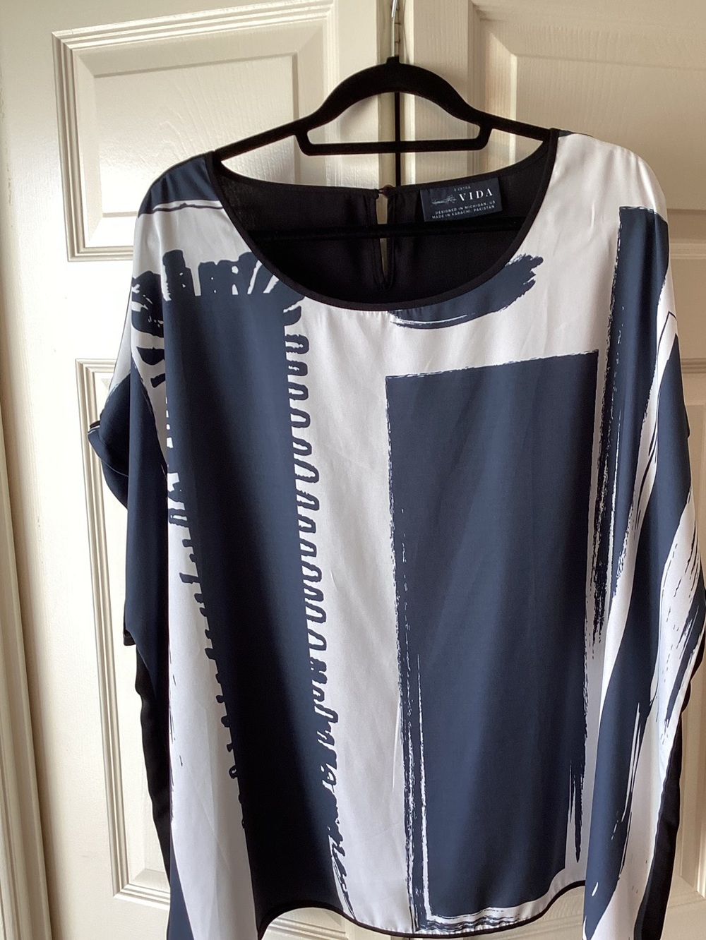 VIDA Black and White Brushstroke Top